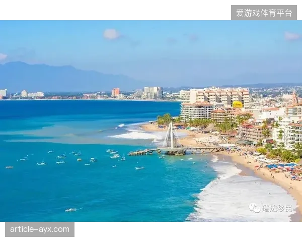 驻扎墨西哥虽有地利，但也可能面临当地球迷对南美或中北美对手的狂热支持，形成客场压力。